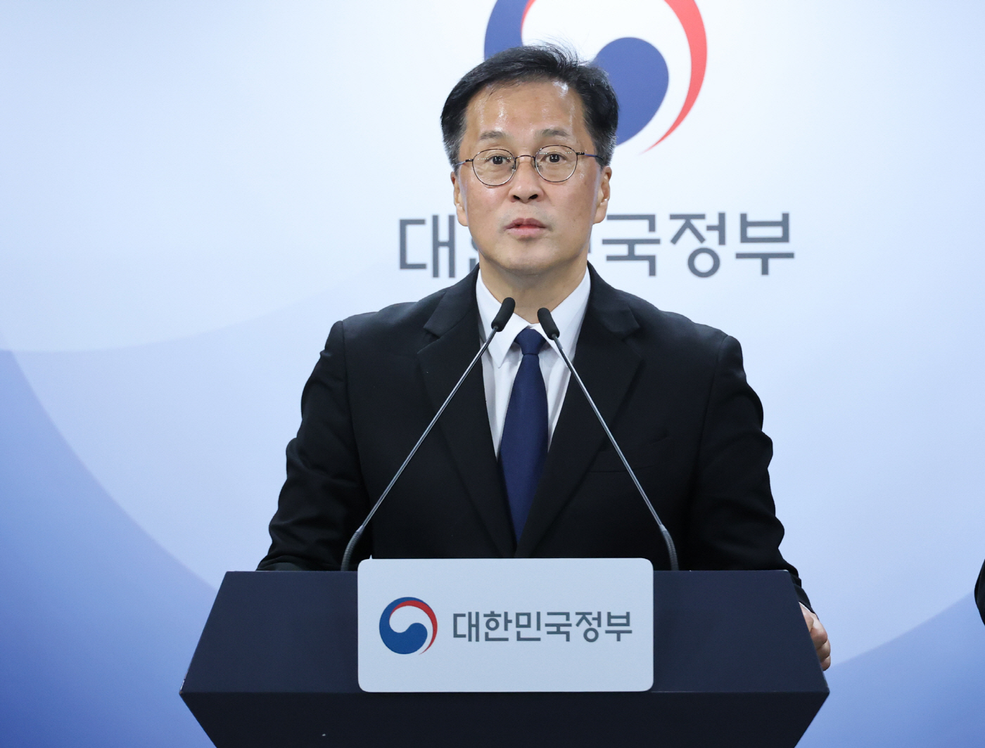 국가정상화 프로젝트 1차 과제 브리핑<YONHAP NO-3333>