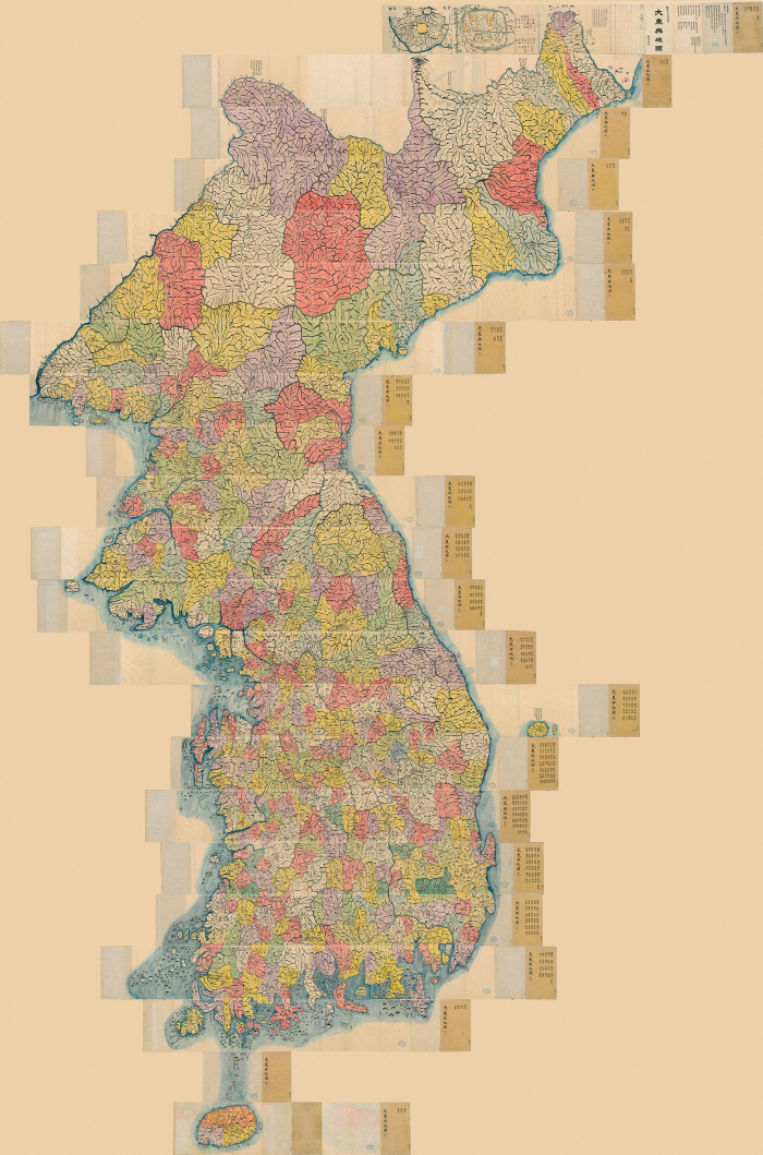 1. 대동여지도 (大東輿地圖), Ink and color on paper, 17.7 x 31 cm(22 volumes). 별도문의.