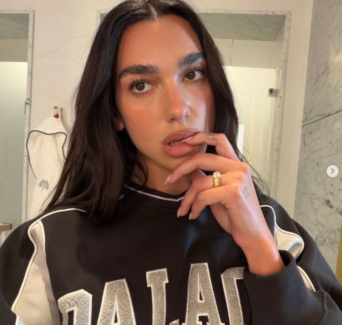 引用：デュア・リパのInstagramアカウント