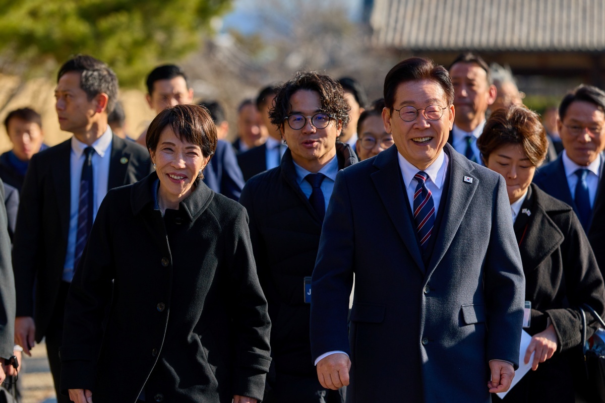 이재명 대통령과 다카이치 사나에 일본 총리가 지난 1월 일본 나라현의 대표 문화유적지인 호류지를 둘러보고 있다. / 뉴스1