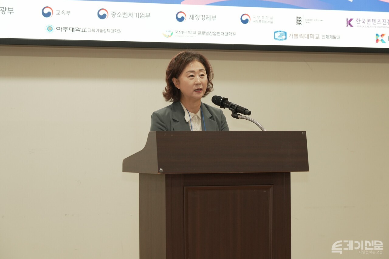 20일 오후 2시 ‘K-컬처, 청년의 미래를 디자인하다’를 주제로 진행된 제9회 청년플러스포럼에서 박애경 투데이신문 대표이사 겸 청년플러스포럼 공동위원장이 발언하고 있다. ⓒ투데이신문