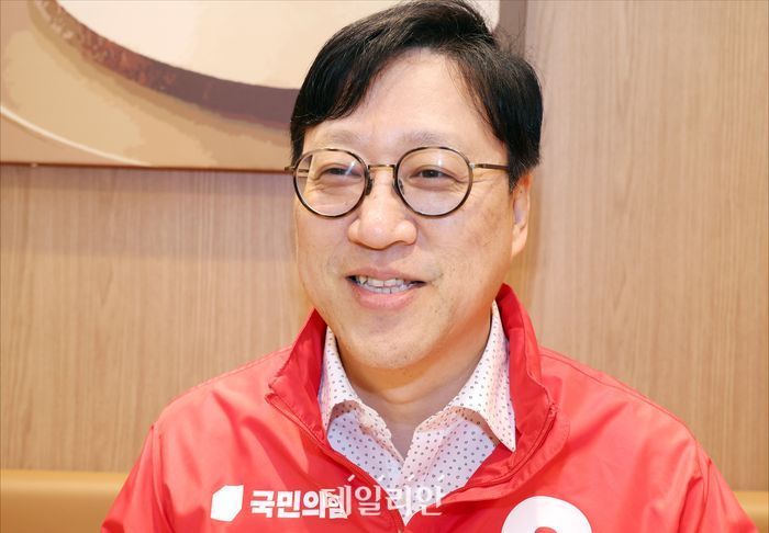 홍덕희 국민의힘 서울 구로구청장 후보가 7일 오후 서울 시내의 한 카페에서 데일리안과 인터뷰를 하고 있다. ⓒ데일리안 홍금표 기자
