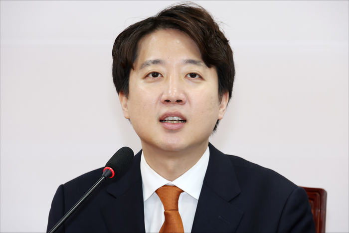 이준석 개혁신당 대표가 4일 오전 서울 여의도 국회에서 열린 개혁신당 최고위원회의에서 모두발언을 하고 있다. ⓒ데일리안 홍금표 기자