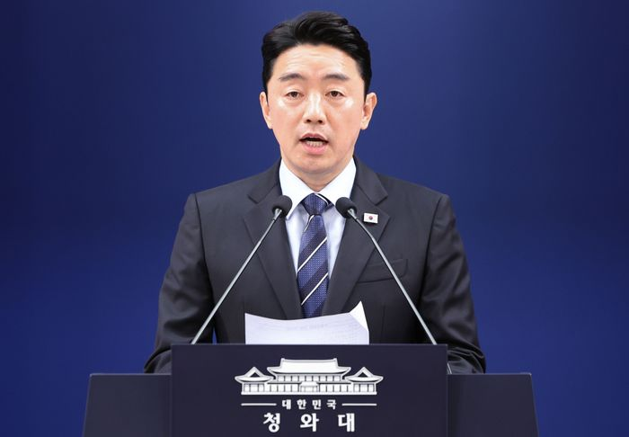 강훈식 비서실장이 지난달 19일 청와대에서 국회에 특별감찰관 임명 절차 개시 재요청 관련 이재명 대통령 지시사항 브리핑을 하고 있다. ⓒ 뉴시스