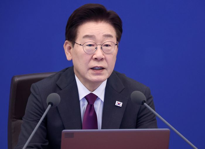 이재명 대통령이 21일 청와대에서 열린 수석보좌관회의에서 발언하고 있다. ⓒ뉴시스
