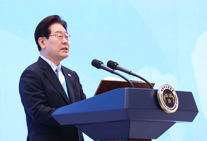 이재명 대통령이 1일 청와대에서 열린 2026 노동절 기념식에서 기념사를 하고 있다. ⓒ뉴시스