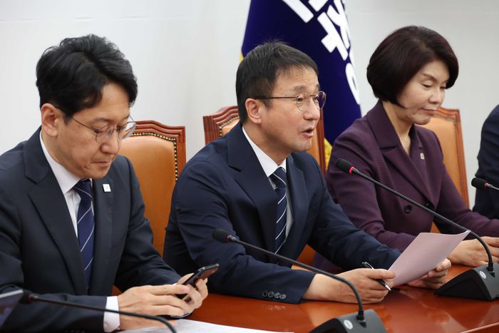 한병도 더불어민주당 원내대표가 7일 오전 서울 여의도 국회에서 열린 정책조정회의에서 발언을 하고 있다. ⓒ뉴시스