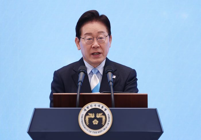 이재명 대통령이 1일 청와대에서 열린 2026 노동절 기념식에서 기념사를 하고 있다.ⓒ뉴시스