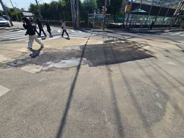 남양주시 다산동 도농고 앞 침하된 도로가 복구된 모습 ⓒ