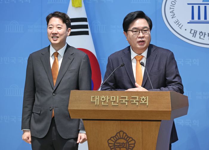 국민의힘 서울 동작구청장 후보 경선에서 컷오프된 박일하 현 동작구청장이 7일 오전 서울 여의도 국회 소통관에서 개혁신당 입당 및 재선 도전의 뜻을 밝히고 있다. ⓒ 뉴시스