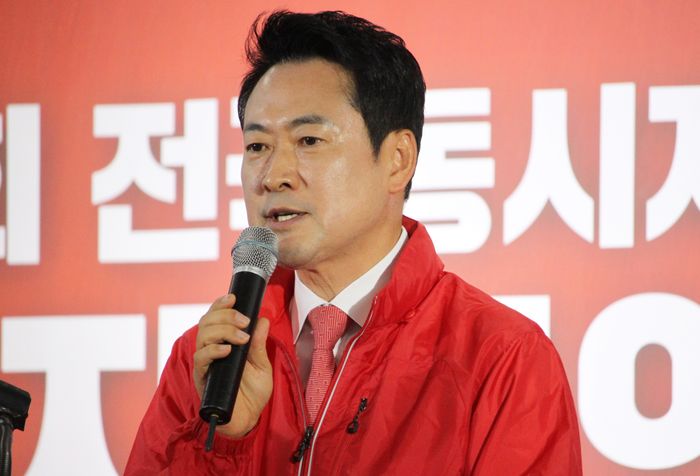 장동혁 국민의힘 대표가 12일 충남 천안시 백석동 김태흠 충남도지사 후보 선거사무소에서 열린 충남도당 필승결의대회에 참석해 인사말을 하고 있다. ⓒ뉴시스
