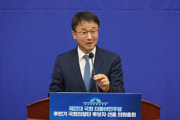 한병도 더불어민주당 원내대표가 13일 서울 여의도 국회에서 열린 제22대 국회 더불어민주당 후반기 국회의장단 후보자 선출 의원총회에서 인사말을 하고 있다. ⓒ 뉴시스