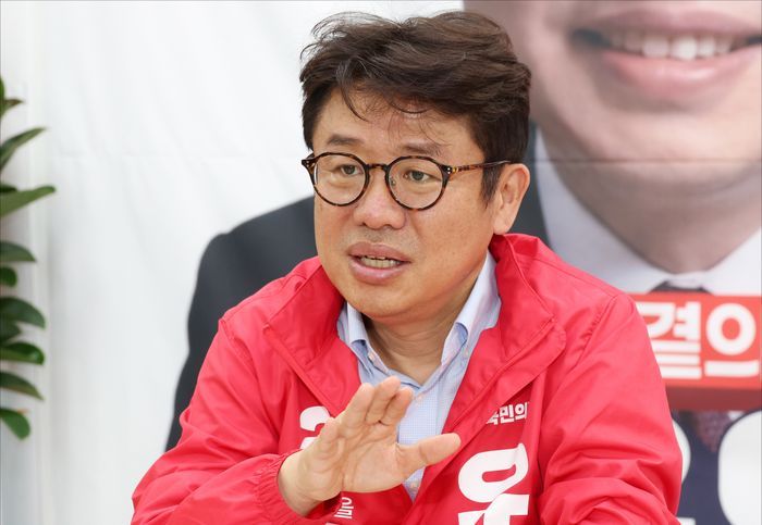 유의동 국민의힘 경기 평택을 국회의원 후보가 15일 오후 경기도 평택 안중읍 선거사무소에서 데일리안과 인터뷰를 하고 있다. ⓒ데일리안 홍금표 기자