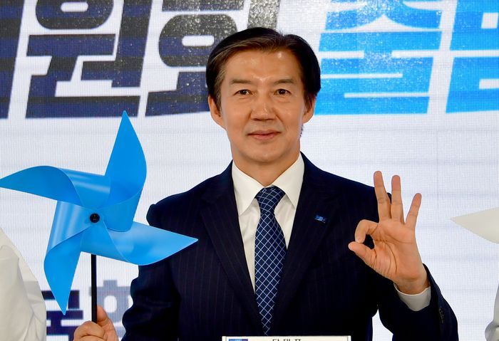 2일 오전 광주 남구 음악산업진흥센터에서 조국혁신당 6·3지방선거 호남권선거대책위원회가 출범한 가운데 조국 대표가 