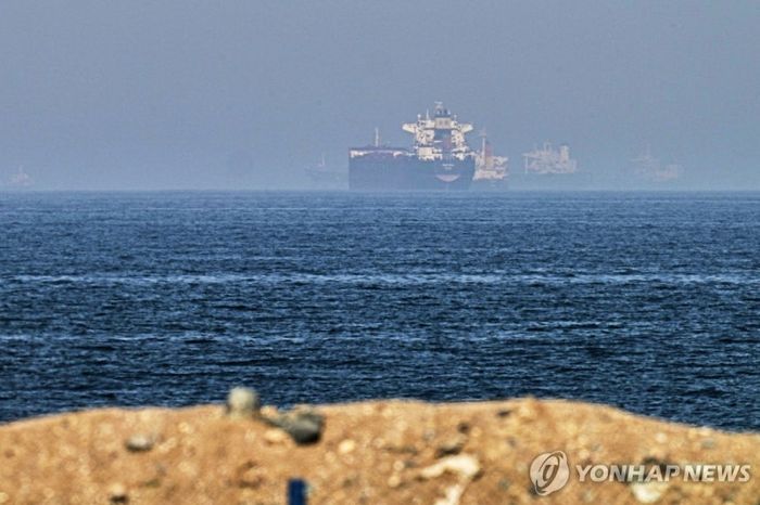 이란과 미국의 통제로 사실상 폐쇄된 호르무즈 해협.ⓒAP/연합뉴스