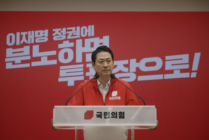 장동혁 국민의힘 상임선거대책위원장이 29일 서울 영등포구 국민의힘 중앙당사에서 이재명 대통령이 사전투표를 하던 중 기표소를 나와 무효표 여부를 확인하고 다시 들어간 것과 관련해 기자회견을 열고 발언하고 있다. ⓒ 뉴시스