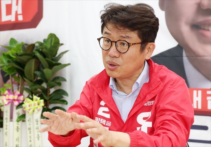 유의동 국민의힘 경기 평택을 국회의원 후보가 15일 오후 경기도 평택 안중읍 선거사무소에서 데일리안과 인터뷰를 하고 있다. ⓒ데일리안 홍금표 기자