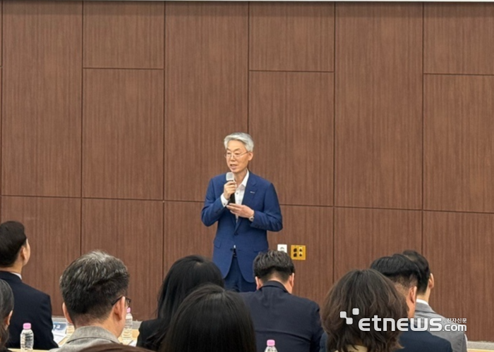 송경창 포항TP 원장이 협약식에서 인사말을 하고 있다.