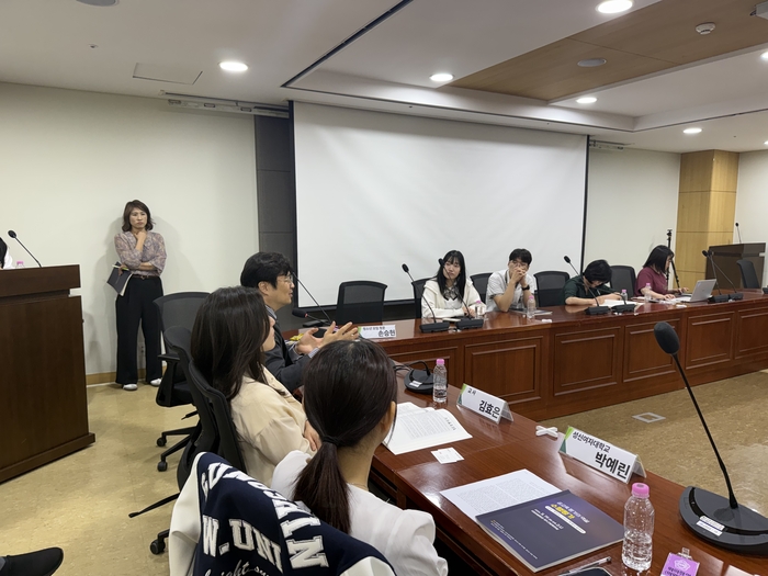 19일 서울 여의도 국회의원회관에서 '공교육 평가의 역설, 수행평가' 토론회에서 김한승 교육부 교육혁신과장이 발언하고 있다. (사진=이지희 기자)