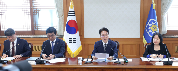김민석 국무총리가 28일 오후 서울 종로구 정부서울청사에서 데이터 관계장관회의를 주재하고 있다. (자료: 연합뉴스)
