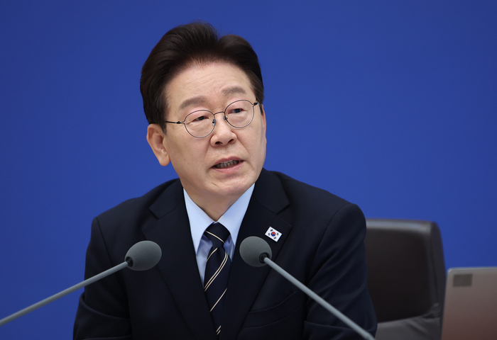 이재명 대통령이 20일 청와대에서 열린 국무회의 겸 비상경제점검회의에서 발언하고 있다. 연합뉴스