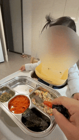 밥 먹이기 성공!
