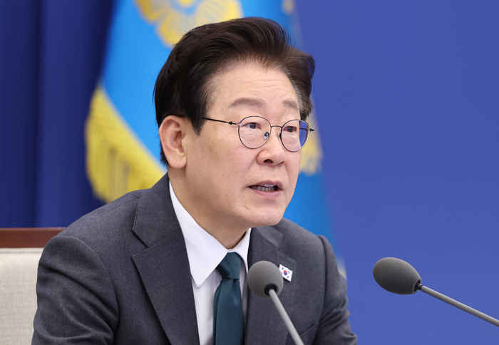 이재명 대통령이 7일 청와대 여민관에서 열린 수석보좌관회의에서 발언하고 있다. 연합뉴스