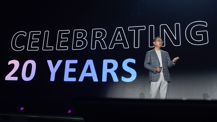 19일 서울 코엑스에서 개최된 'AWS 서울 서밋' 기조 연설에서 함기호 AWS코리아 대표가  인사말을 전하고 있다 .