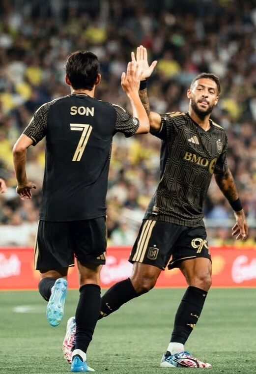 손흥민과 부앙가가 2026년 5월 미국 내슈빌에서 열린 2026시즌 MLS 경기에서 만회골을 합작했다./LAFC