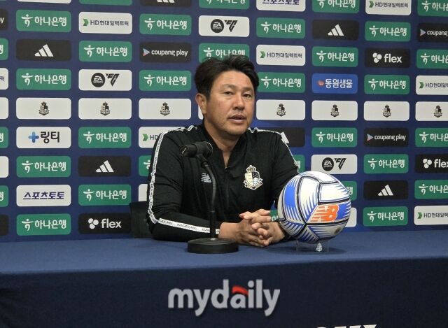 서울 이랜드가 24일 목동종합운동장에서 열린 성남FC와의 13라운드 홈 경기에서 3-1로 승리했다. 경기 후 기자회견에 참석한 김도균 서울 이랜드 감독./목동종합운동장=노찬혁 기자