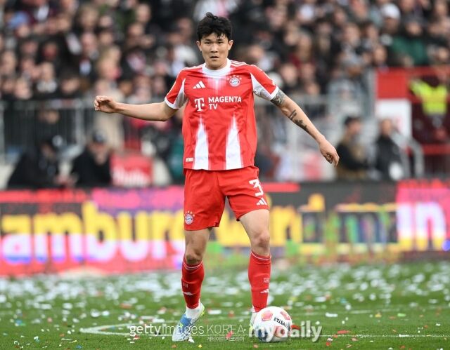 바이에른 뮌헨이 2일 알리안츠 아레나에서 열린 하이덴하임과의 32라운드 경기에서 3-3으로 비겼다. 김민재는 센터백으로 선발 출전해 풀타임을 소화했다./게티이미지코리아
