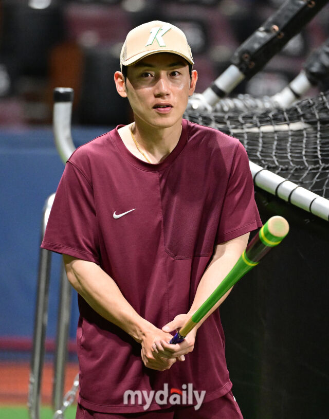 키움 서건창이 훈련을 준비하고 있다 / 고척 = 유진형 기자 zolong@mydaily.co.kr