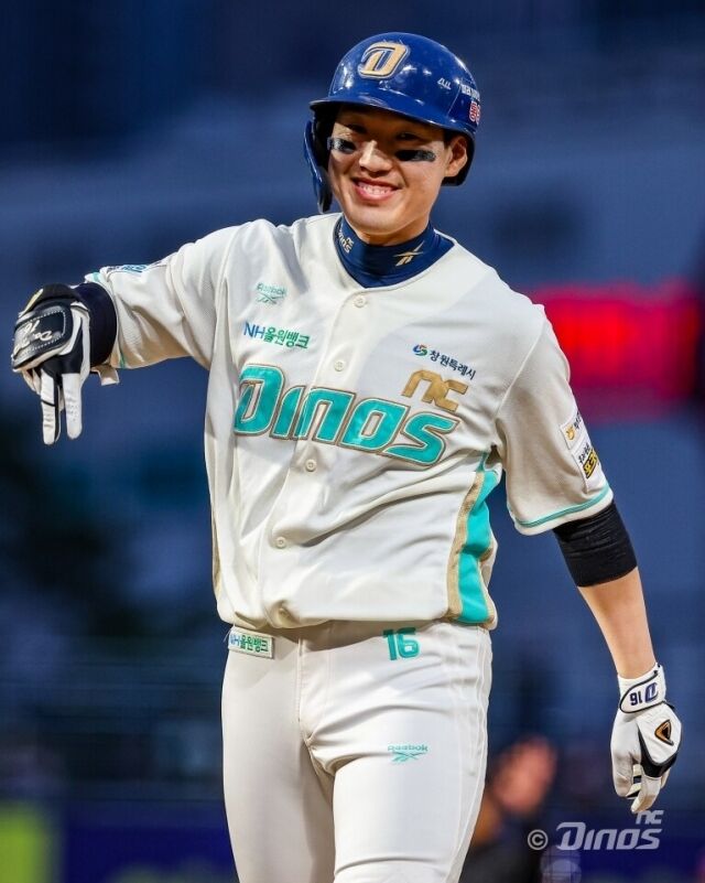 도태훈이 세리머니를 펼치고 있다. 도태훈은 24일 오른쪽 쇄골 부상을 당했다./NC 다이노스 제공