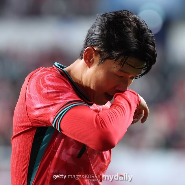 글로벌 매체 '비사커'는 26일 손흥민(LA FC)과 대한민국 축구대표팀의 월드컵 성적에 대해 비관적인 전망을 내놓았다./게티이미지코리아