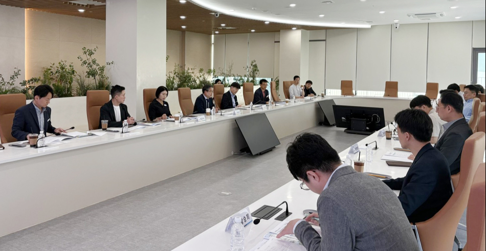 나주시와 한국에너지공과대학교가 지난 18일 주요 협업 사업의 추진 현황과 향후 계획을 공유하기 위해 통합회의를 개최했다. /나주시