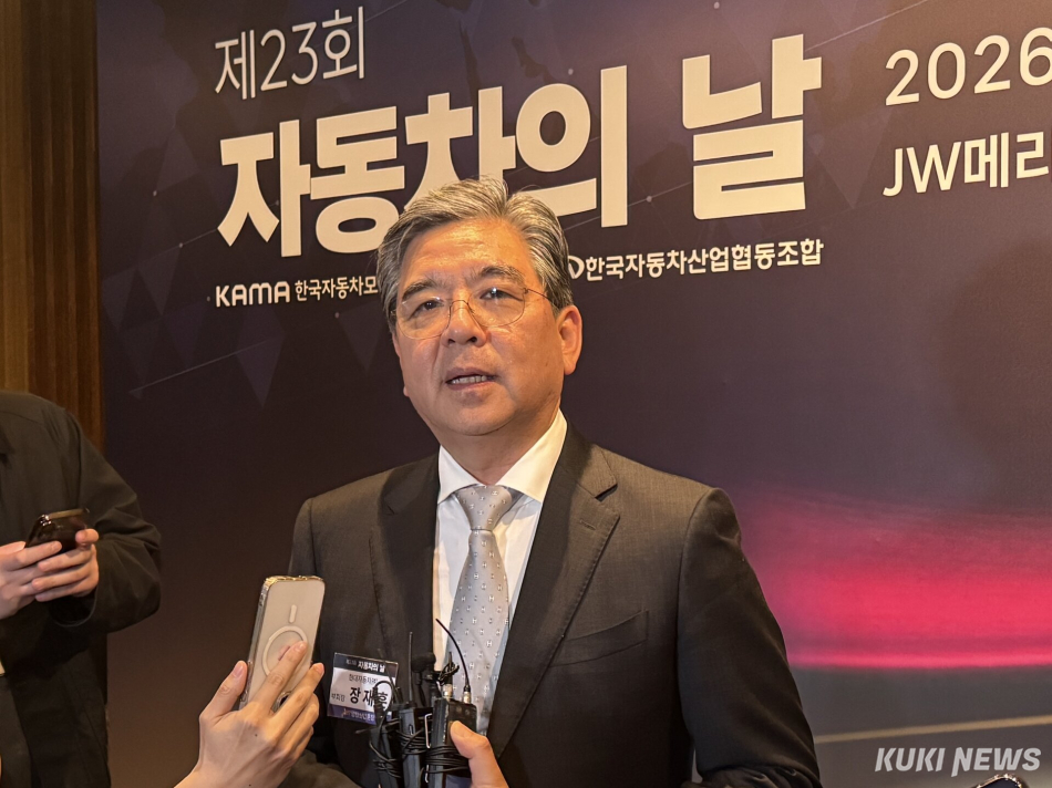 장재훈 현대자동차그룹 부회장이 ‘제23회 자동차의 날‘ 기념 행사 직후 백브리핑에 참석했다. 김수지 기자