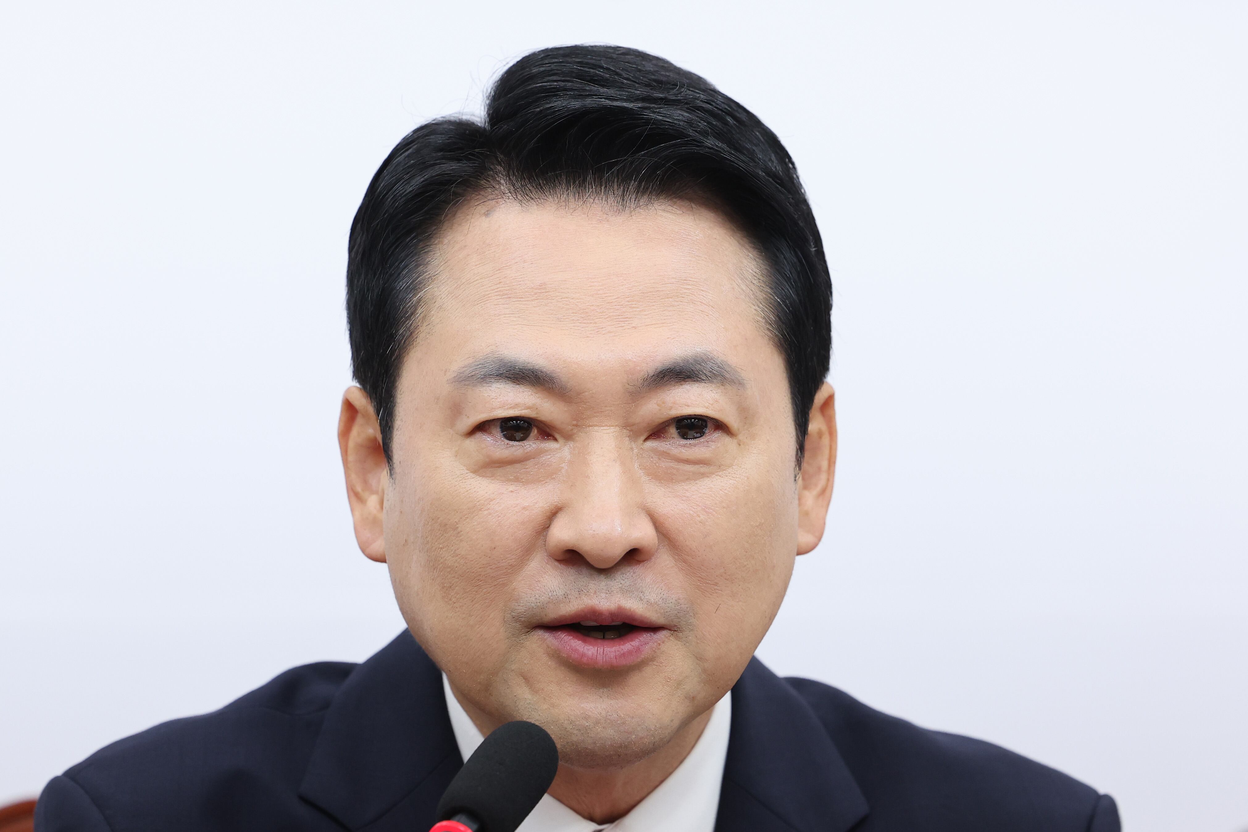 장동혁 국민의힘 대표가 14일 서울 여의도 국회에서 열린 최고위원회의에서 발언하고 있다. /뉴스1