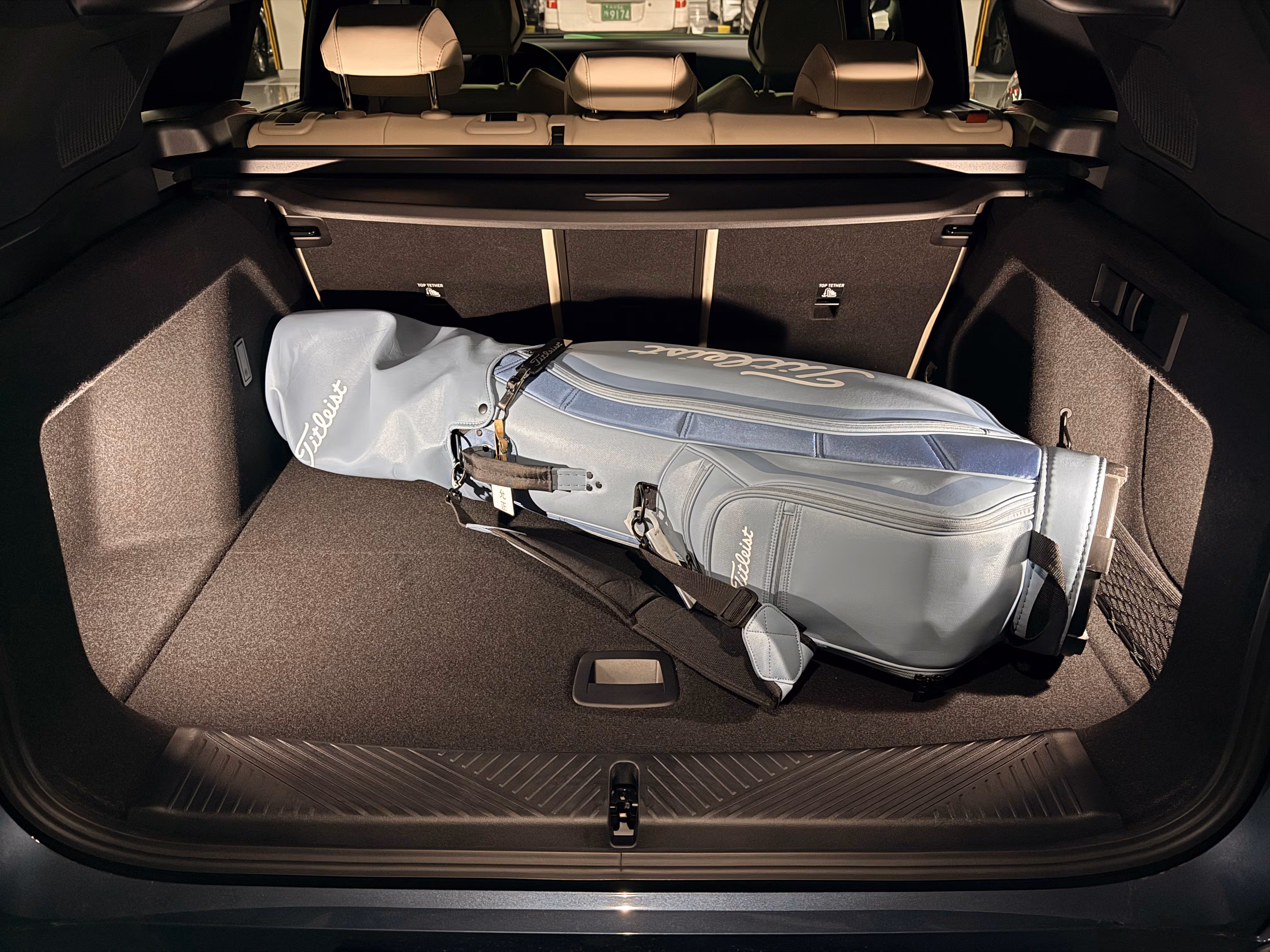 BMW '뉴 X3 30 xDrive’ M 스포츠 패키지 프로 트림의 트렁크. 골프백 여러 개를 넣을 수 있을 만큼 넉넉하다./이윤정 기자