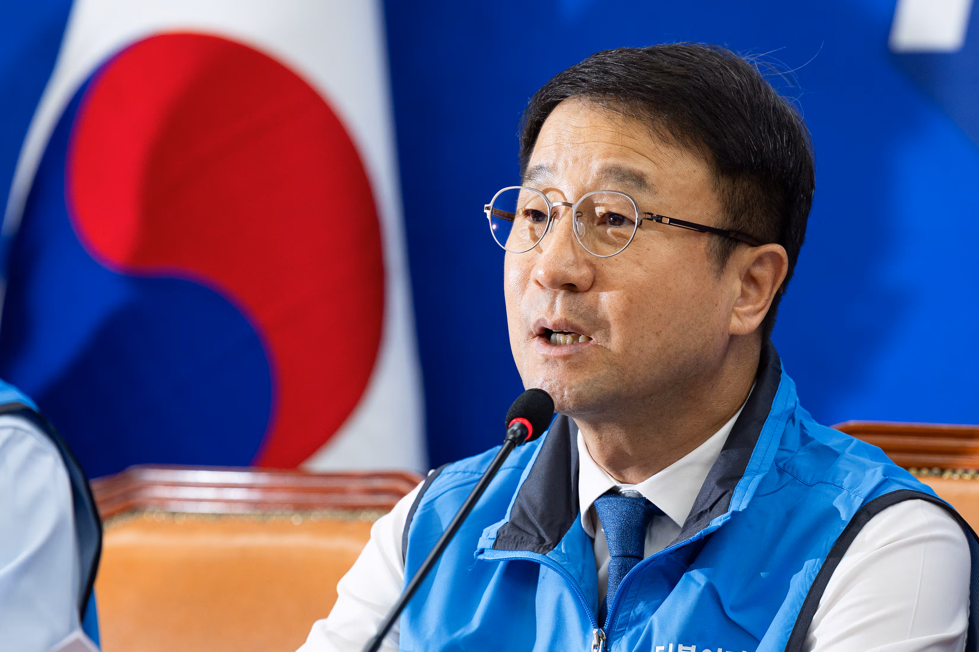  한병도 더불어민주당 원내대표가 21일 국회에서 열린 정책조정회의에서 모두 발언을 하고 있다./뉴스1