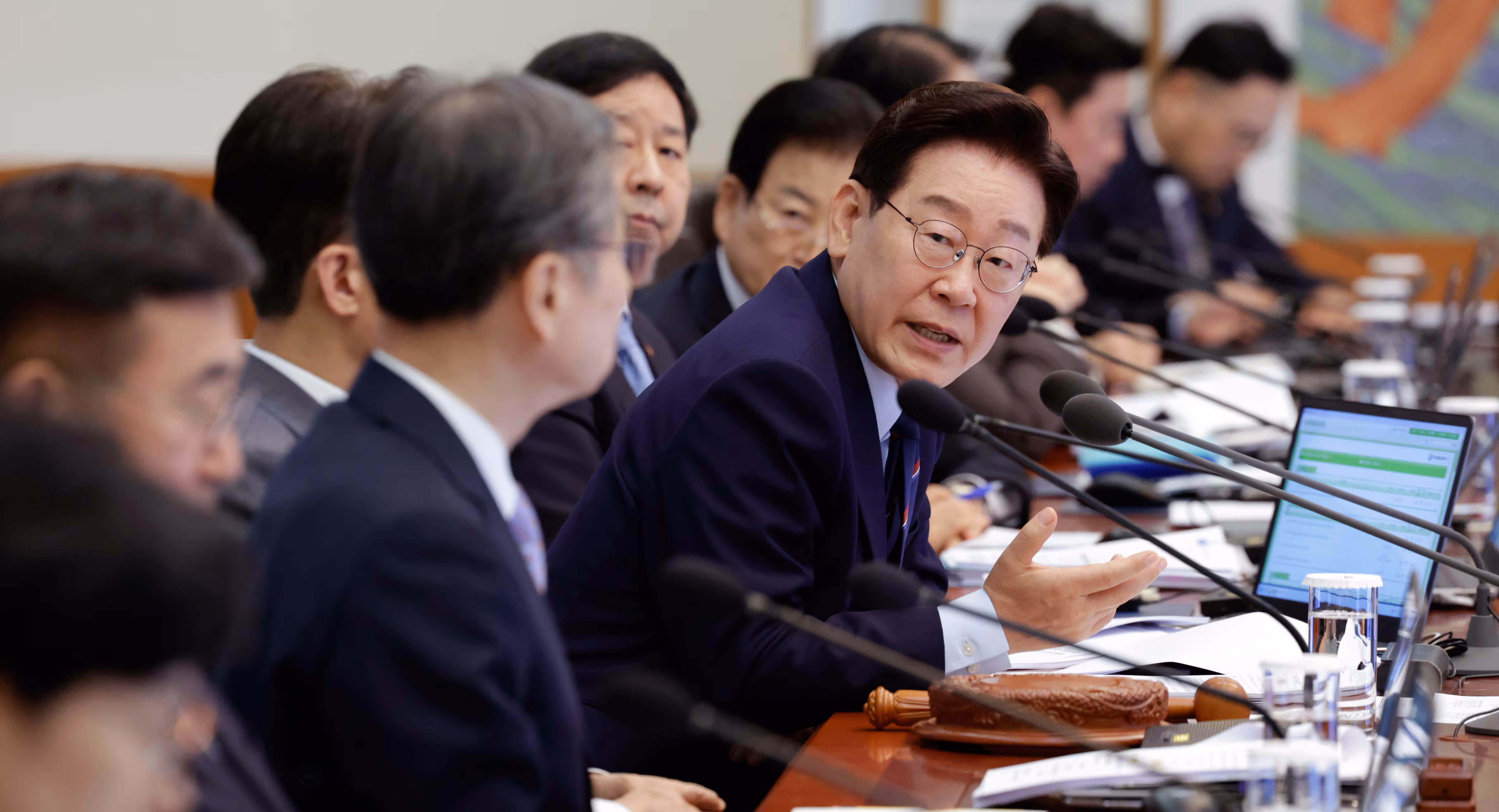 이재명 대통령이 12일 청와대에서 열린 비상경제점검회의 겸 국무회의에서 발언하고 있다. /뉴스1