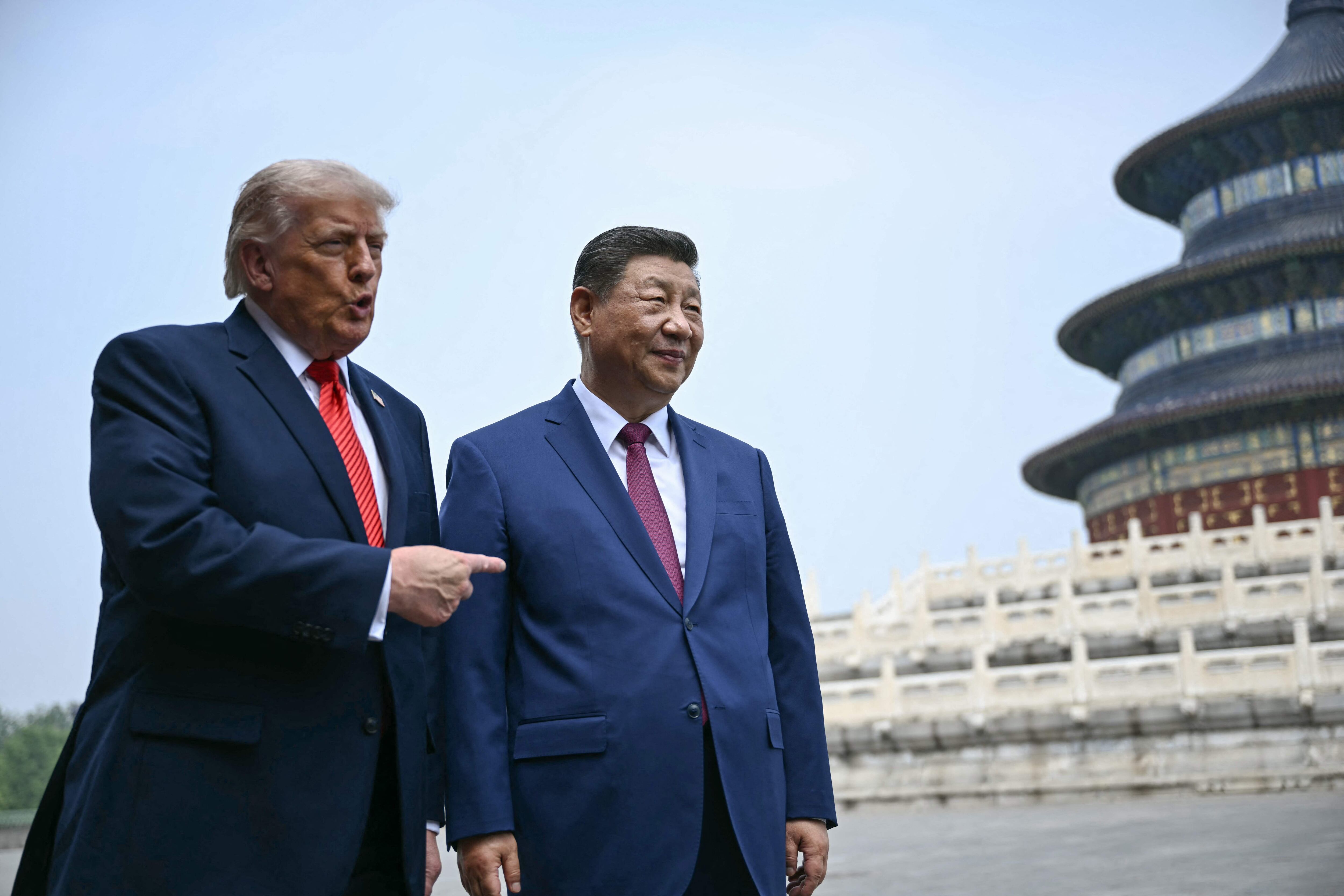 시진핑(習近平) 중국 국가주석과 도널드 트럼프 미국 대통령이 2026년 5월 14일 베이징 천단공원을 방문하고 있다. /연합뉴스