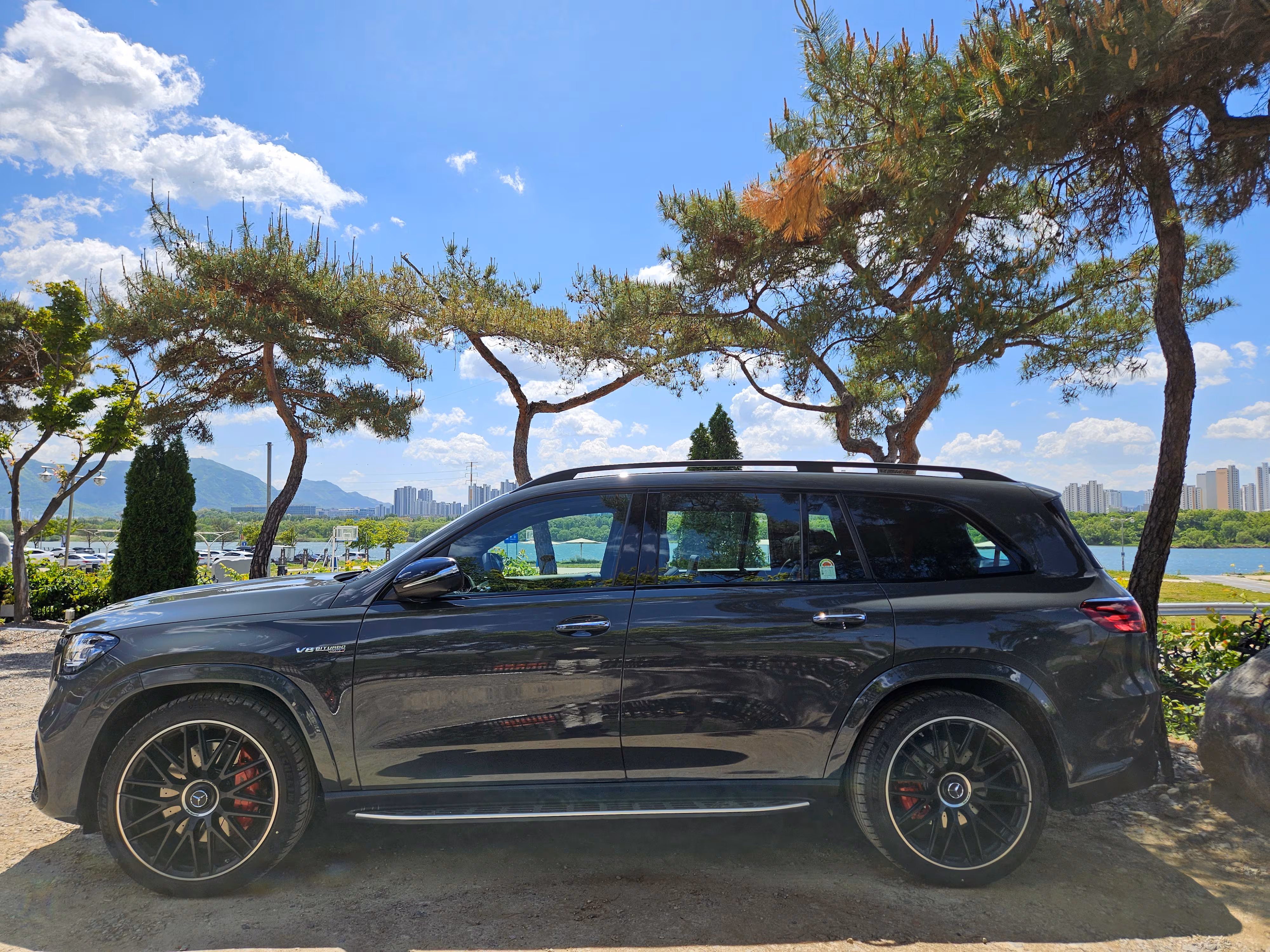 메르세데스-AMG GLS 63 4매틱의 측면. /김지환 기자