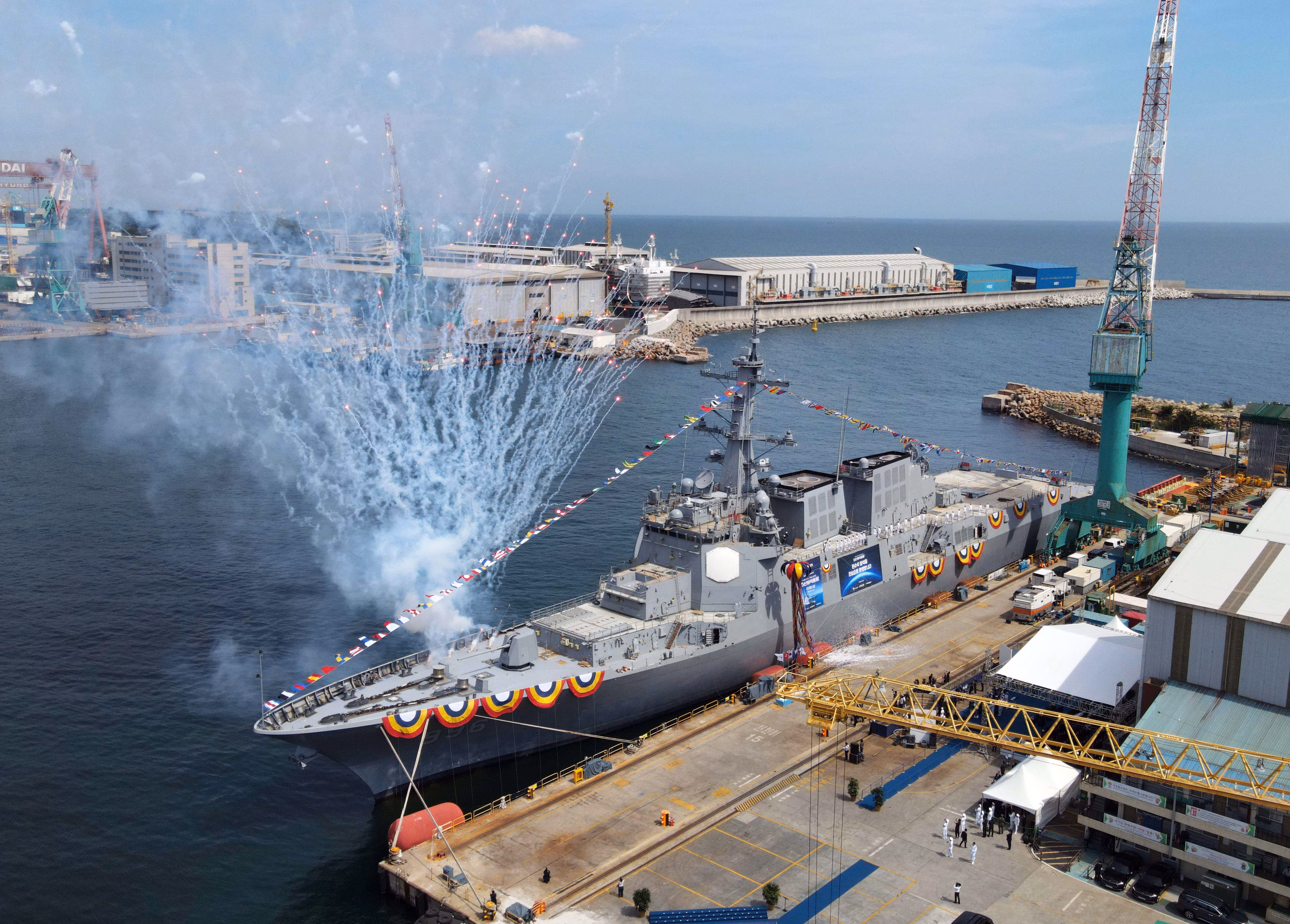 HD현대중공업이 건조해  진수한 8200톤급 최첨단 이지스구축함(KDX-III Batch-II) 2번함인 ‘다산정약용함’. /HD현대중공업 제공