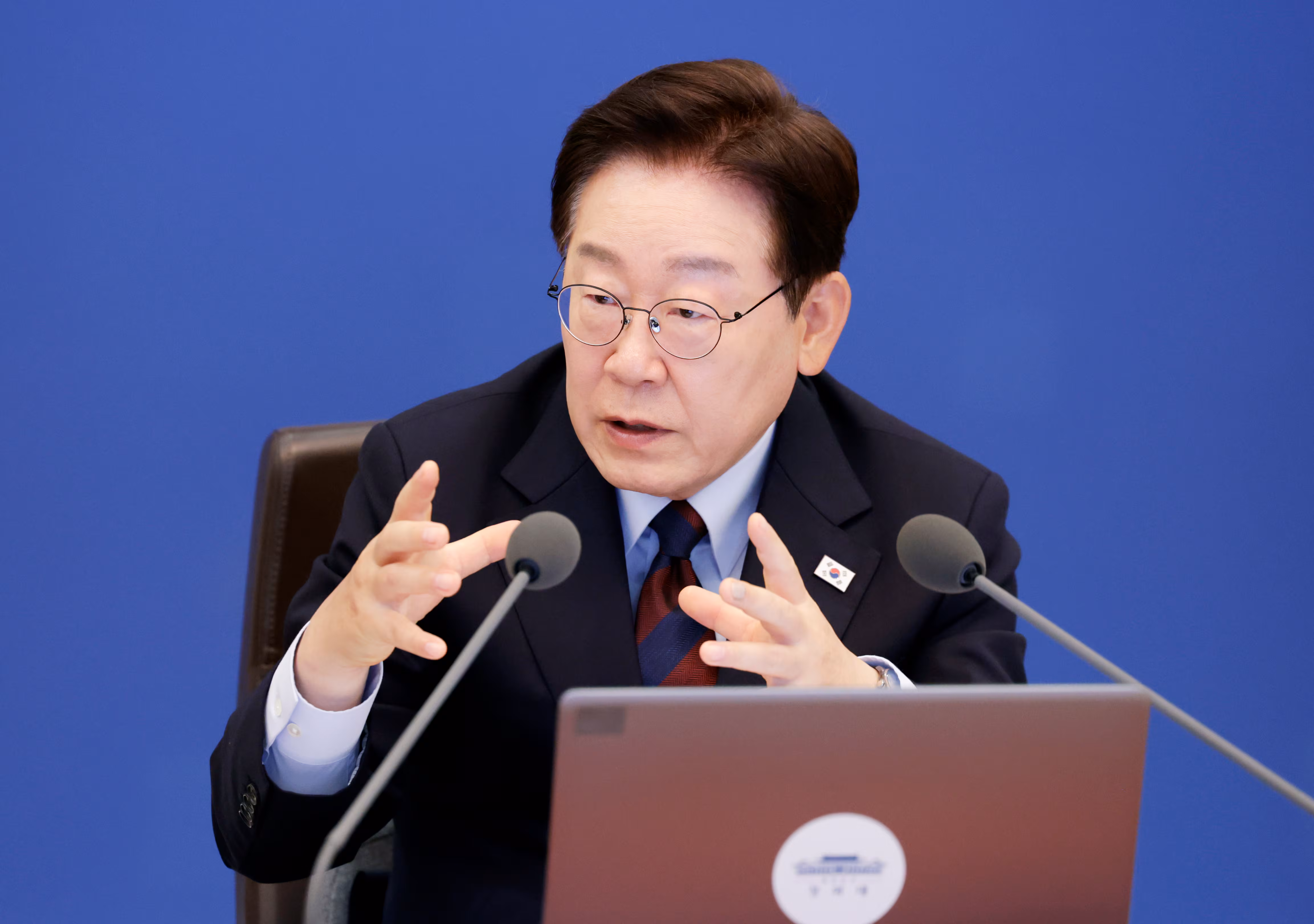 이재명 대통령이 26일 청와대에서 열린 제23회 국무회의 겸 제10차 비상경제점검회의에서 발언을 하고 있다. / 뉴스1