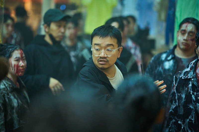 쉼 없는 작품 활동을 이어가고 있는 연상호 감독. / 쇼박스