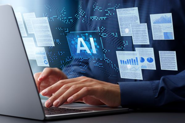 AI 확산으로 허위 인용 문제가 빠르게 증가해 논란이 되고 있다. [사진: 셔터스톡]