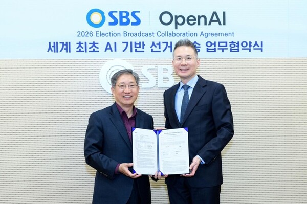 방문신 SBS 사장(왼), 김경훈 오픈AI코리아 대표. [사진: 오픈AI]