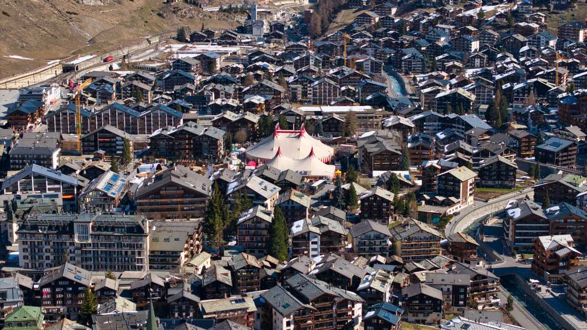 설악산 고도급 고지대에 있는 체르마트 / 사진=unsplash@Daniel R.