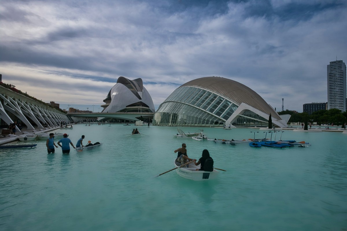 스페인 교통과 예약 / 사진=unsplash@Domenico Adornato