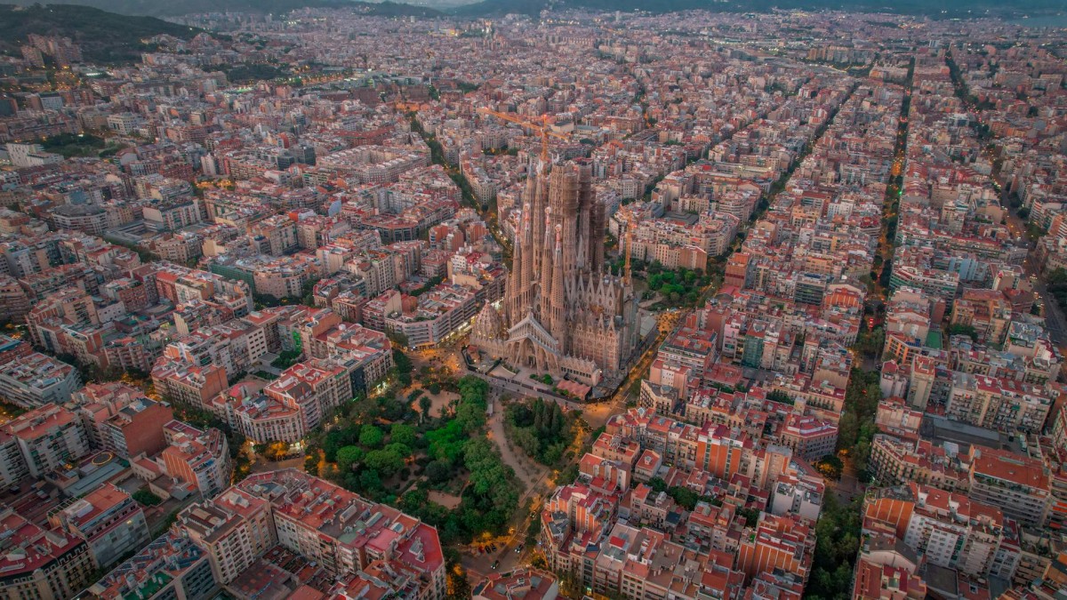 배낭 여행 성지 스페인 / 사진=pexels-archie-mcnicol